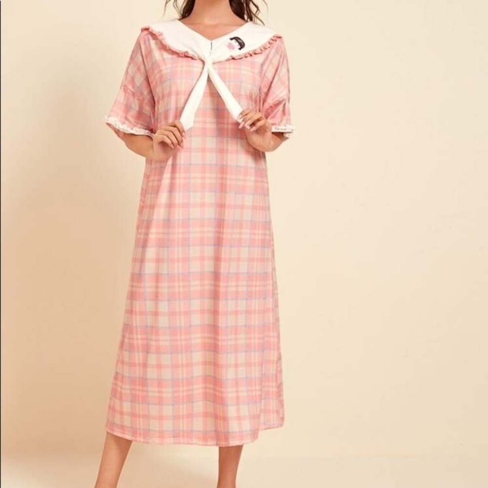 New Pink Plaid Oversize Collar Nightgown​